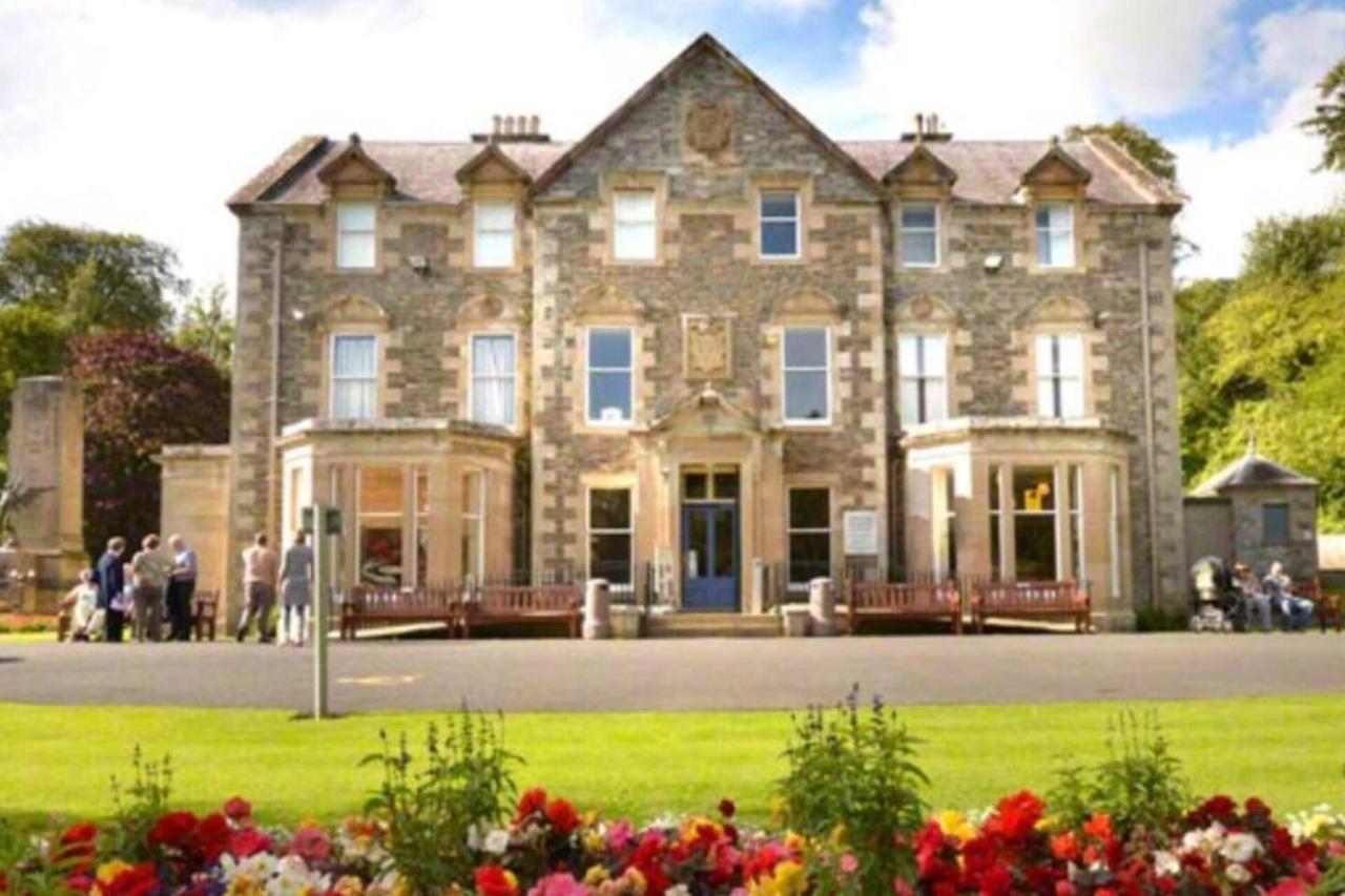 Stunning 2-Bed Apartment in Hawick Exterior foto