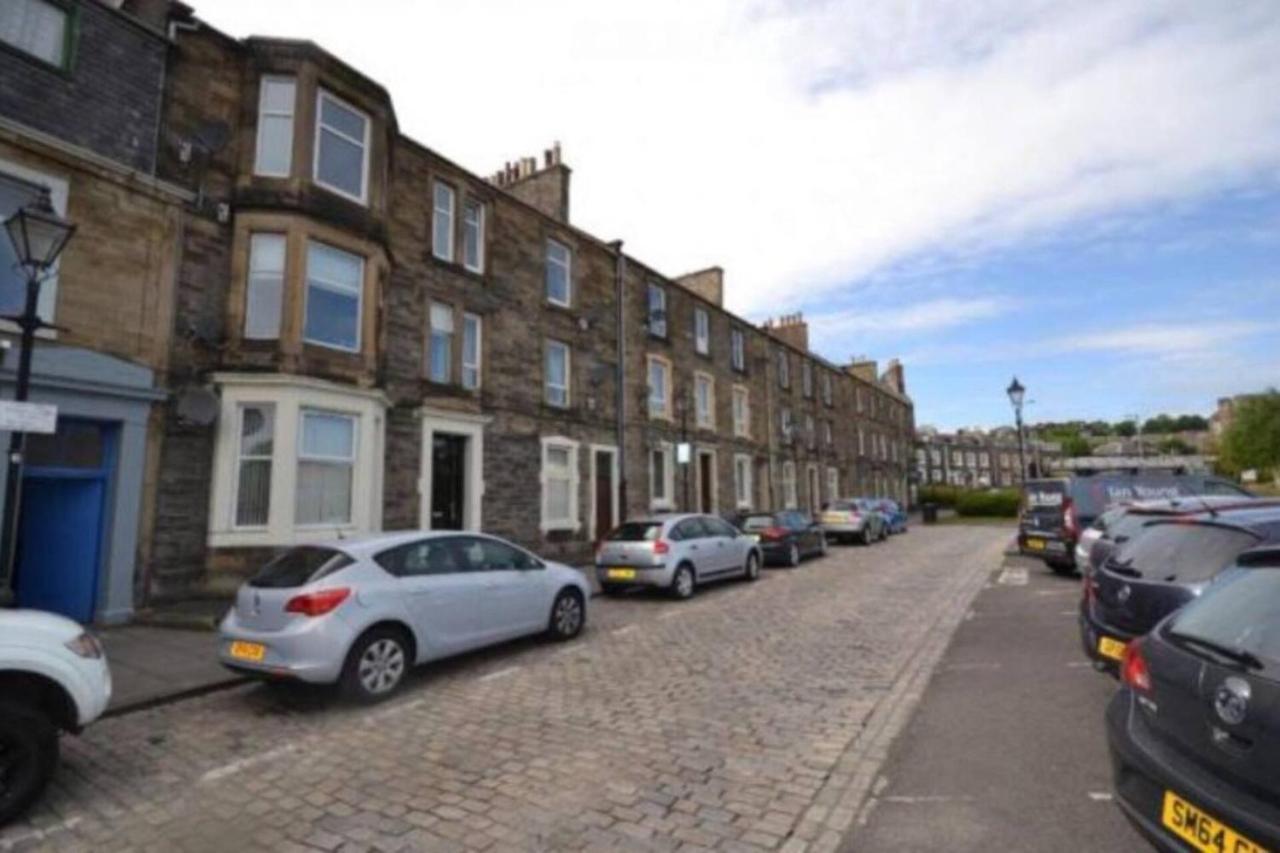 Stunning 2-Bed Apartment in Hawick Exterior foto